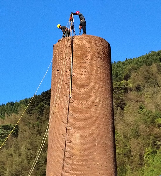 高空拆除公司:我們在行動,安全環(huán)保,一步到位！