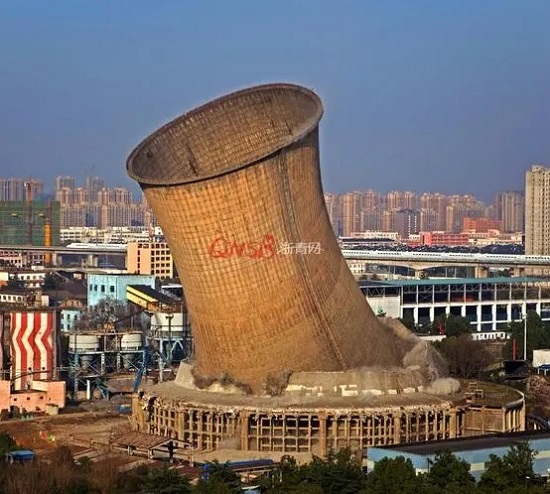 電廠冷卻塔拆除——技術(shù)升級(jí),為安全拆除保駕護(hù)航